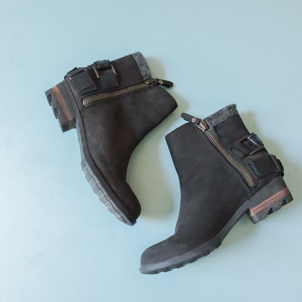 Sorel Lolla Black Leather Belted Heel Zip Up Ankle Boot Size 6.5 - Picture 3 of 8